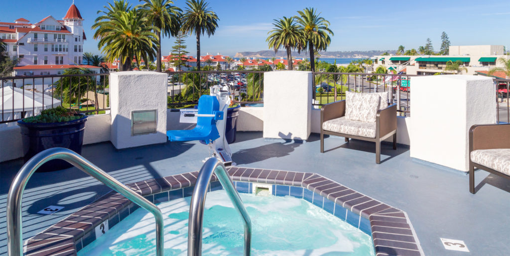 Rooftop with jacuzzi at Coronado Beach Resort